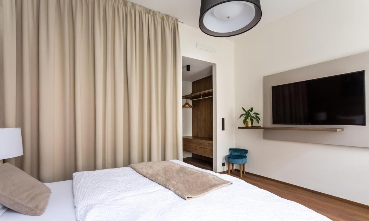 Luxury Riverside Apartment Prague
